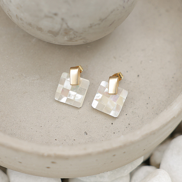 Square Shell Gold Earring