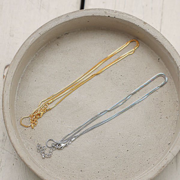 One point Long Necklace