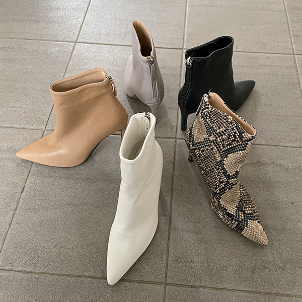 Modern Classic Point Ankle boots