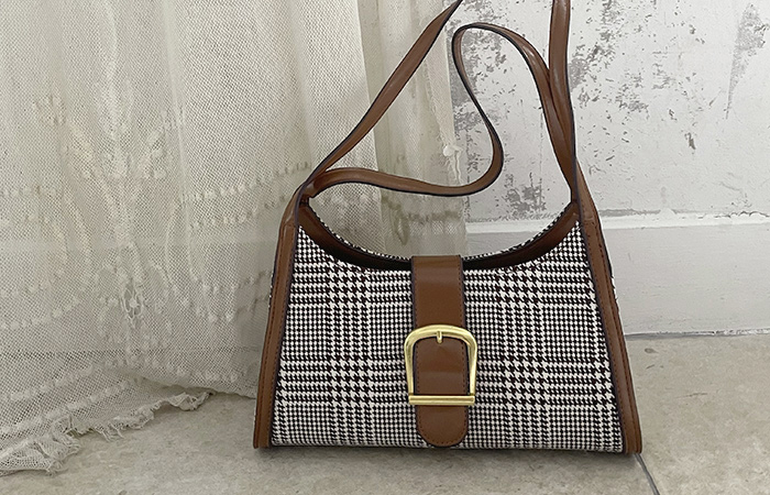 Hound Tooth Check Leather Color-Coordinate Square Bag