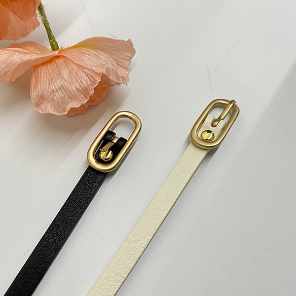 Gold Matte Oval buckle Slim Belt