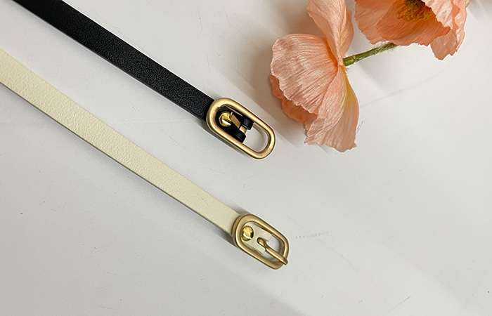 Gold Matte Oval buckle Slim Belt