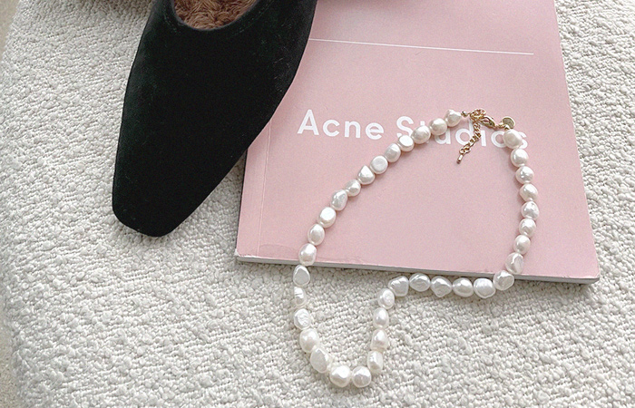 Lovely Point Fresh-Water Pearl Bold Necklace