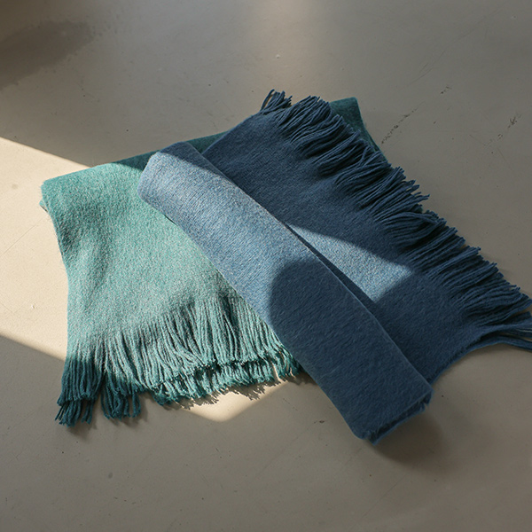 Lovely Creamy Color Point muffler