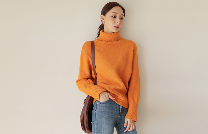 ODE Wool Turtleneck Knit T-shirt