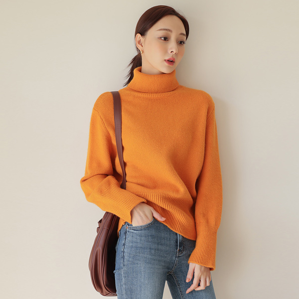 ODE Wool Turtleneck Knit T-shirt