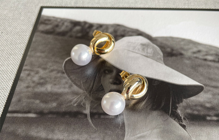 Gold Circle Ring Drop-Pearl Earring