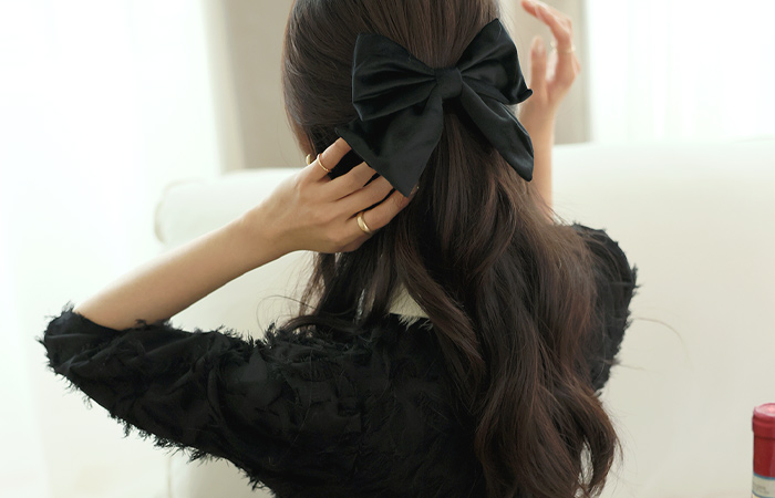 Velvet Romantic Ribbon Point Hairpin