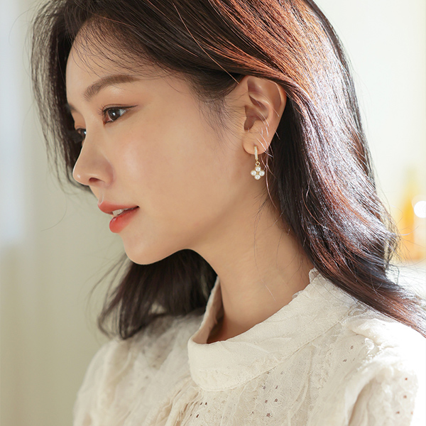 Flower Pearl Cubic Point Mini Earring