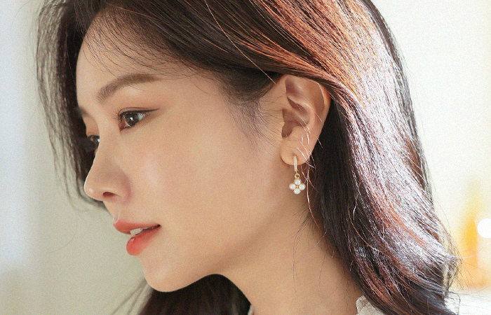 Flower Pearl Cubic Point Mini Earring