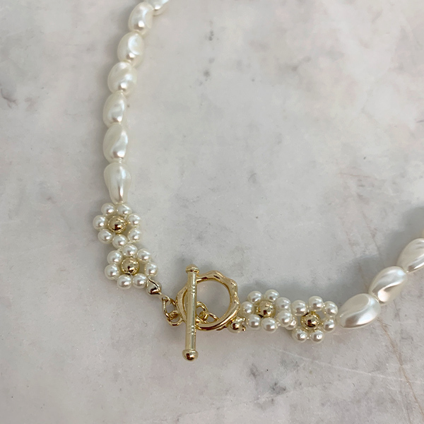 Pearl Flower Gold 토글바 Necklace