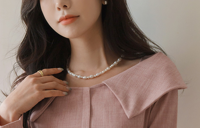 Classic Bold Pearl Necklace