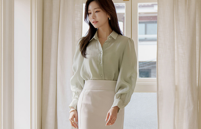 Pearl Button Point Shirring Sleeves Blouse