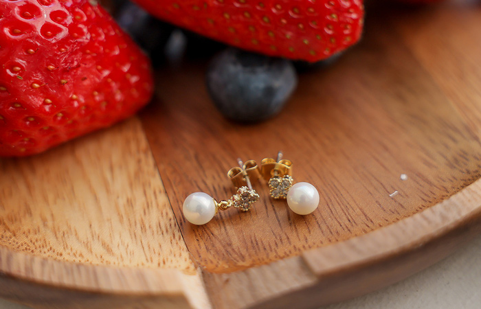 Cubic Flower Pearl Drop Earring