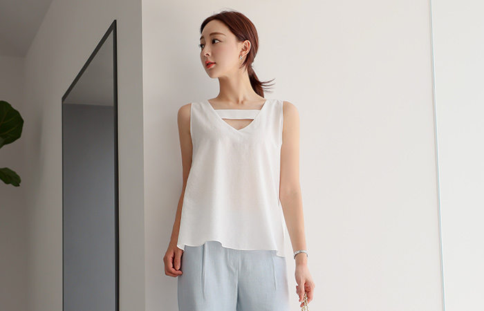 Double-Faced Choker-Neck Sleeveless shirts Blouse