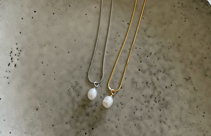 Simple Snake Chain One Pearl Point Necklace