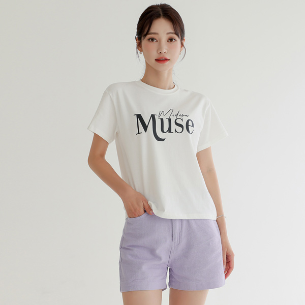 Modern Muse Short-sleeve Round T-shirt