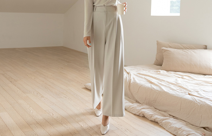 Double Pintuck wide fit Slacks