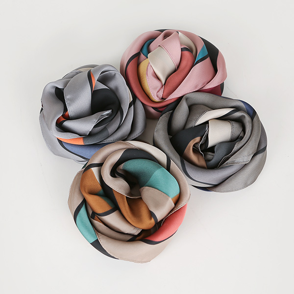 Coloring block scarf