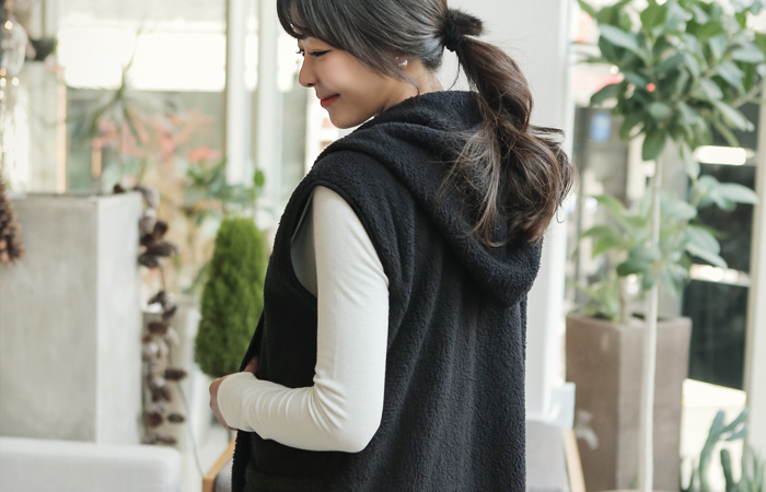 Basic lease after the long hood vest