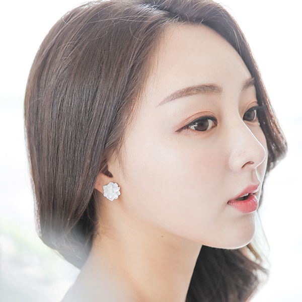 White Deco Flower earring
