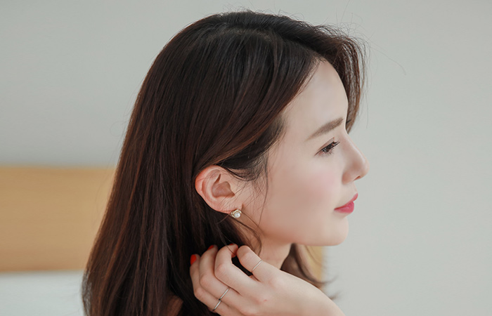 pearl layered Mini earring