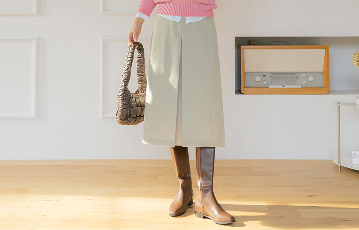 Pintuck Point 로에 A-line Skirt