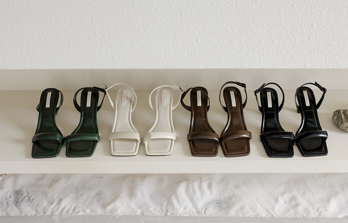 [Models wear45st]Square Cushion Strap Sandals Heels