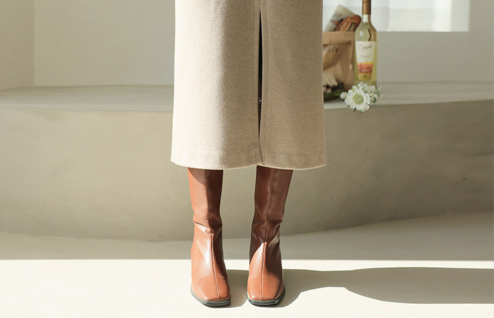 Winter Peach Napping Deep-Slit Wool Skirt