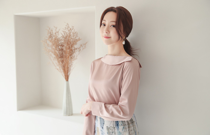 Unbalance Off Shoulder Flat Collar Satin Blouse