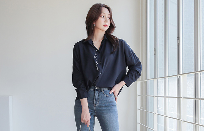 Lettering Skily roll-up sleeve Blouse