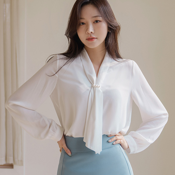 Classic Pearl Point Soft Tie Blouse