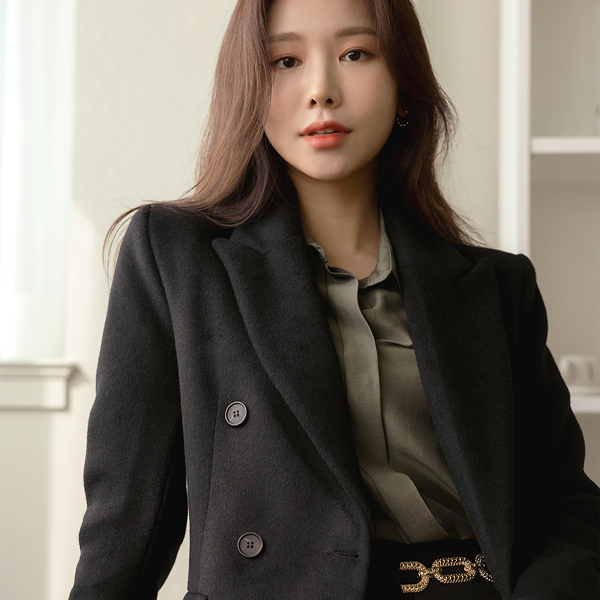 Feminine Fit&Line Wool Coat