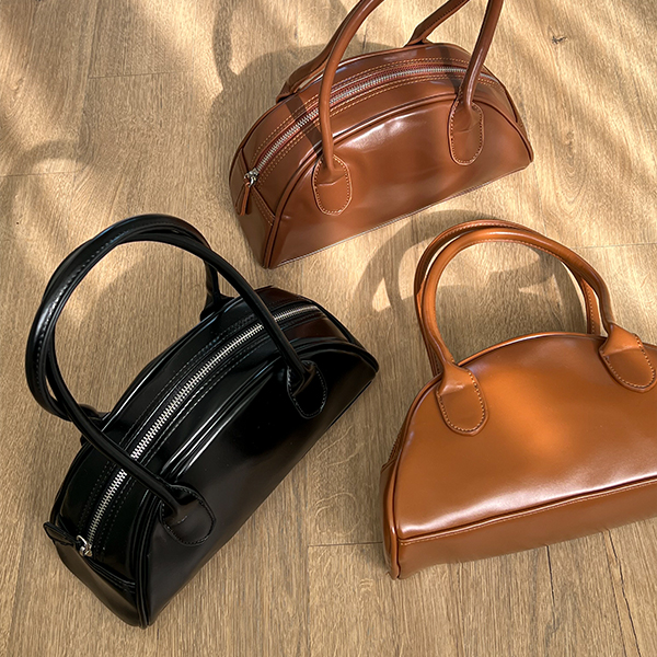 Simple Trendy Half-Moon Tote bag