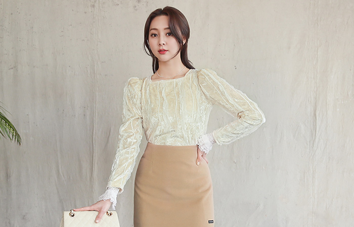 Square Neck Lace Velvet Blouse