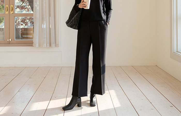 Semi- wide fit Side Zipper Slacks