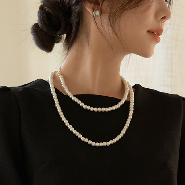 Classic Mood Long Pearl Necklace