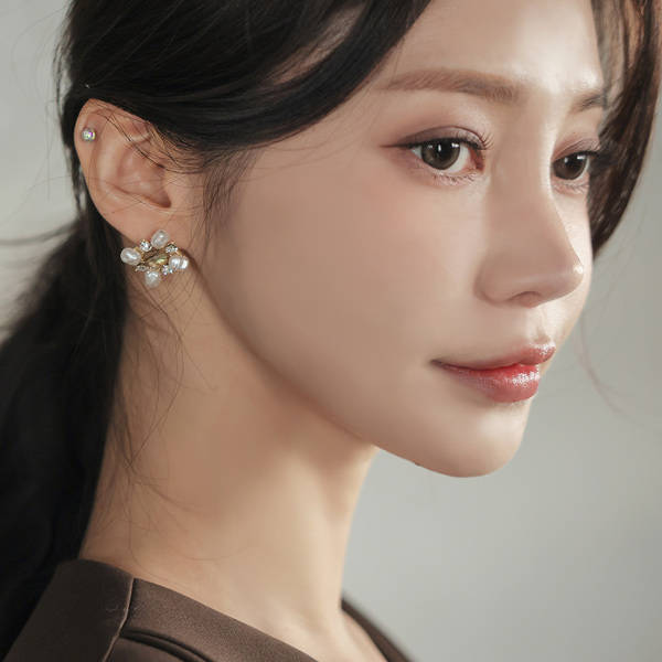 Elegance Cubic Pearl Earring