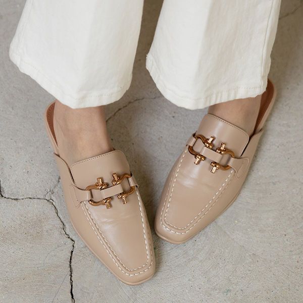 Classic Rose-Gold Buckle Backless Loafer