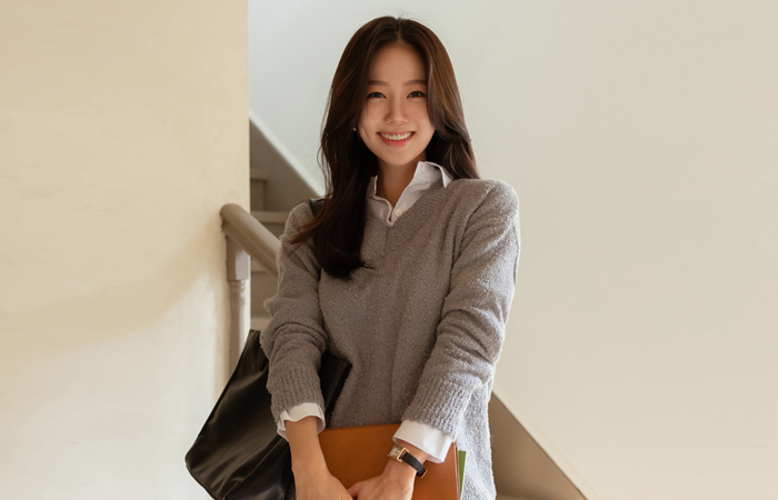 Modern Style Bouclé V-neck loose fit Knit