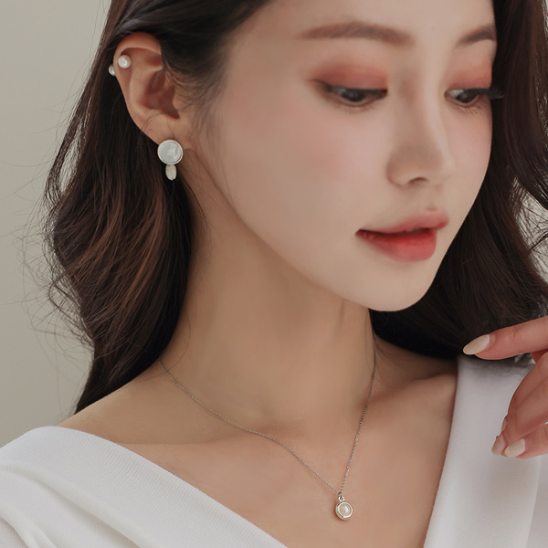 Silver Fresh Water Pearl Necklace