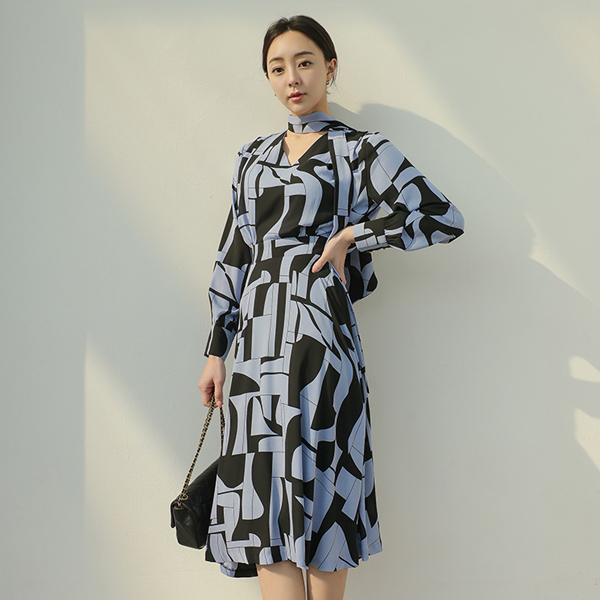 Art Scarf-Neck Back Banding Flared Dress