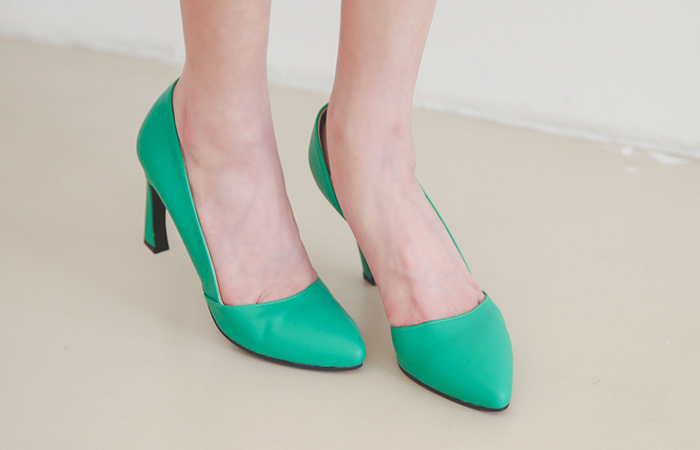 Side open stiletto heel