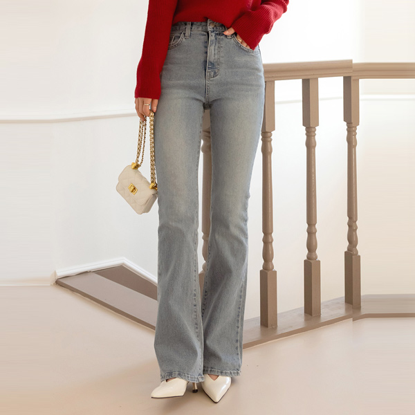 Long-legged Fit Washing Boot-Cut Denim Pants