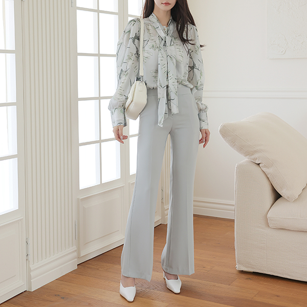 Spring Soft Soft Boot-Cut Slacks