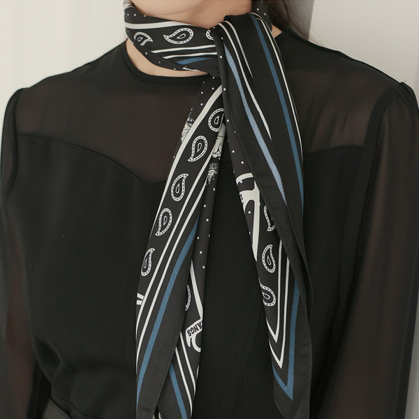  Patterns Diamond-Shaped Scarf