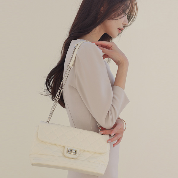 quilting Chain Square Shoulder Bag
