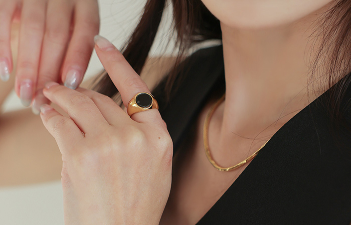 Black stone Bold Ring