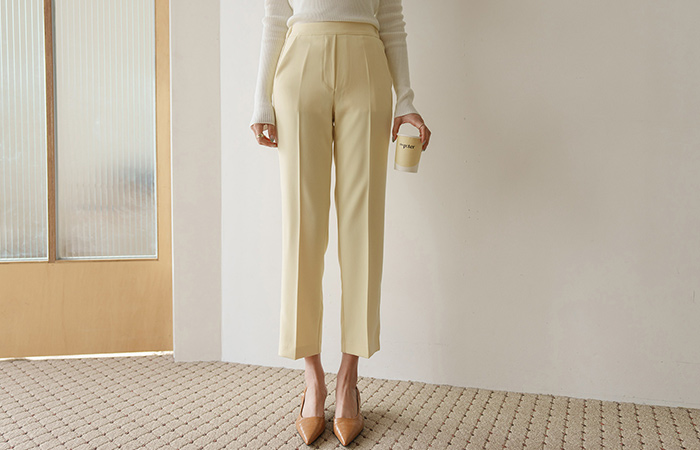 Spring Straight 핏 Back Banding Cropped Slacks