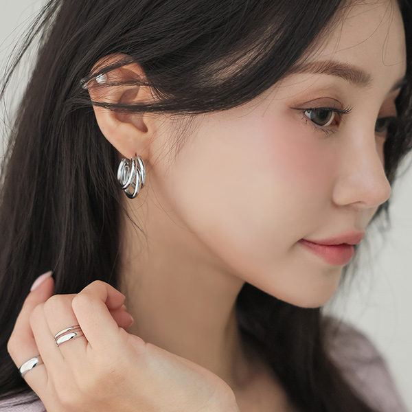 Triple Ring Bold Earring